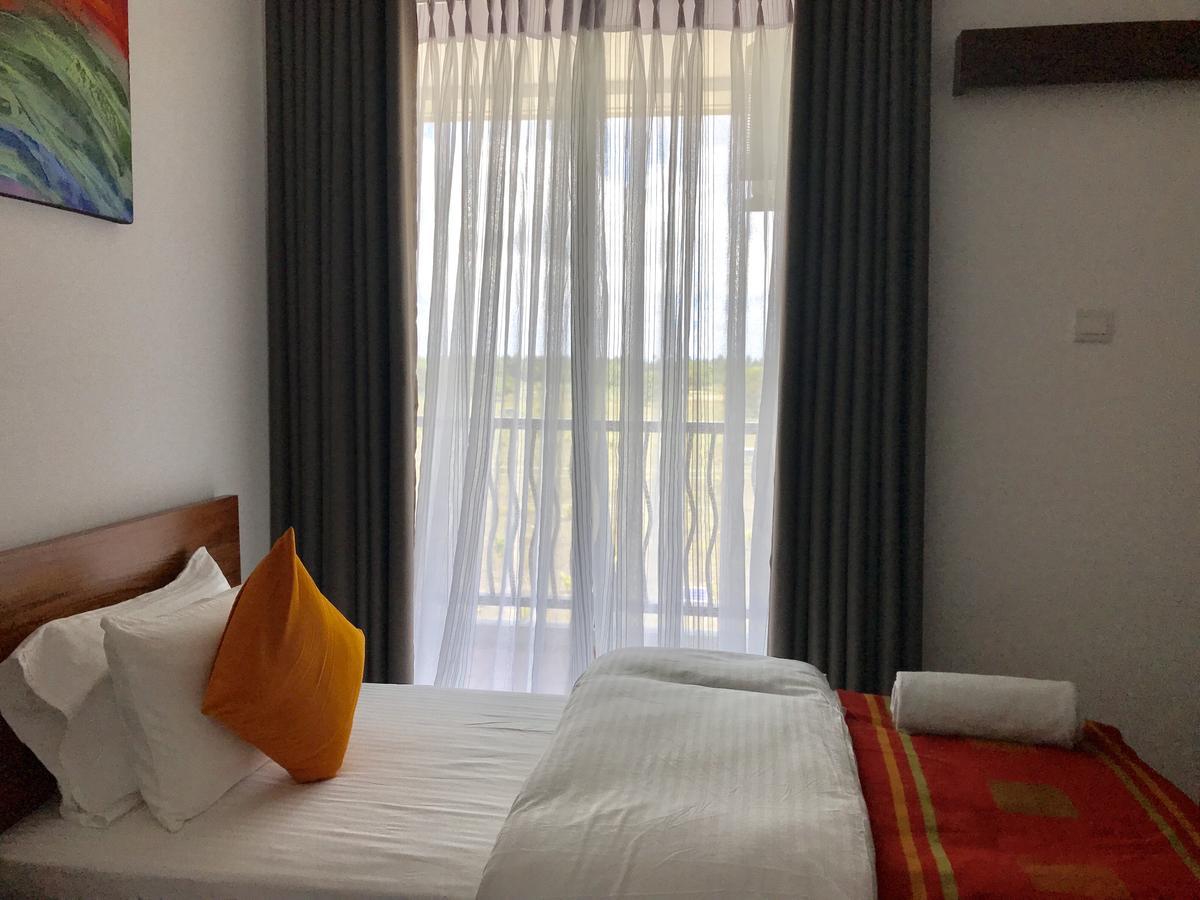 Araliya Oceanfront Condos Nilaveli, Trincomalee Eksteriør bilde